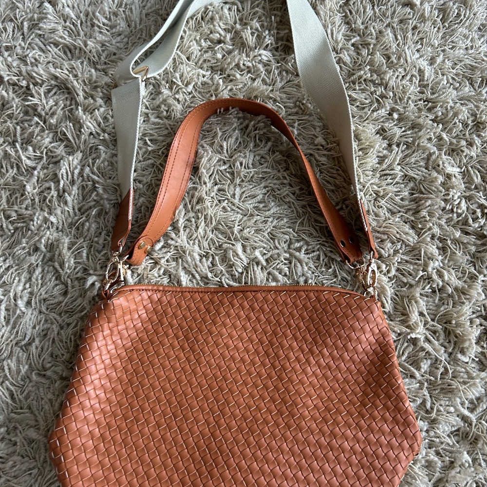 Elegant Tan Woven Shoulder Bag